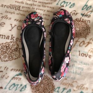 Flowered flats